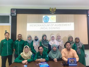 Read more about the article Visiting Chemistry Laboratory oleh Kepala Sekolah, Wakil Kepala Sekolah, dan Guru dari SPAMA Kamboja